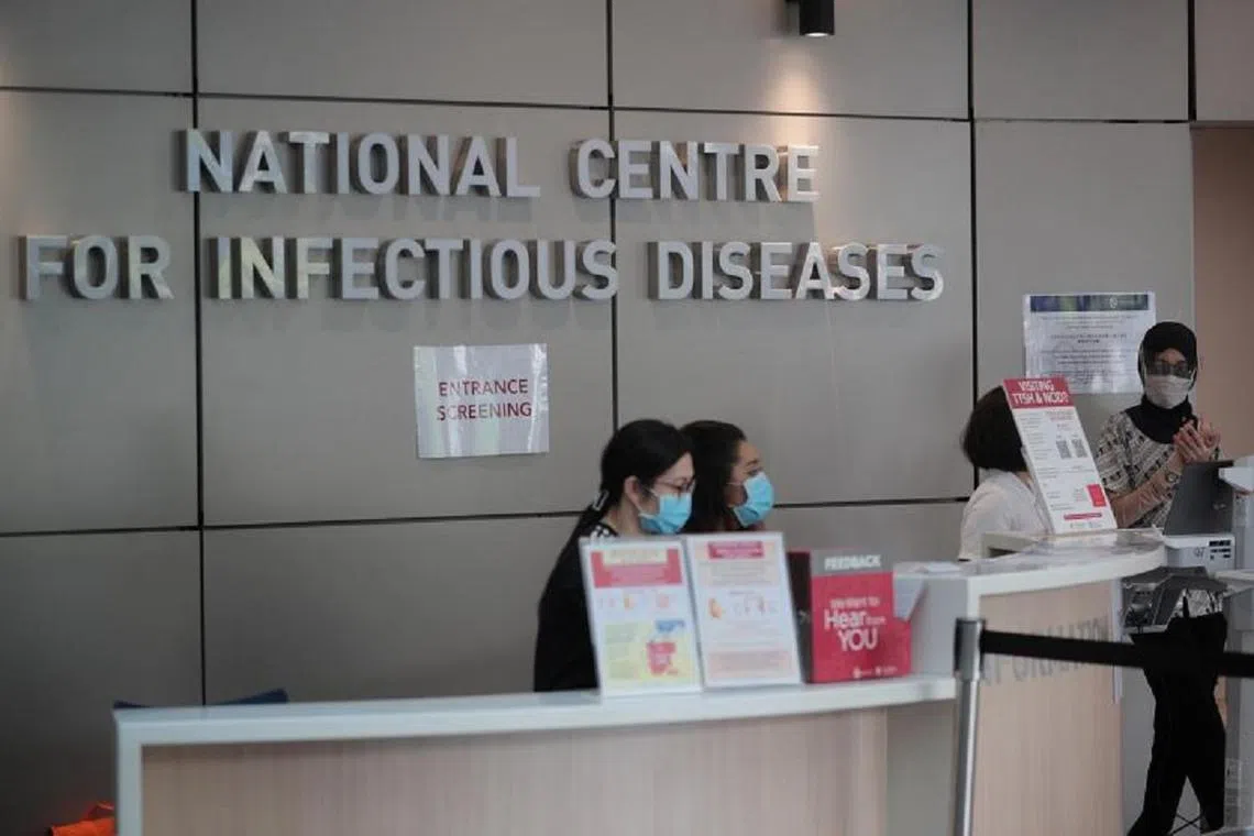 截至今日（2月16日），75名冠病确诊患者当中，还有56人在国家传染病中心接受隔离治疗，其余19人已经康复出院。（海峡时报）