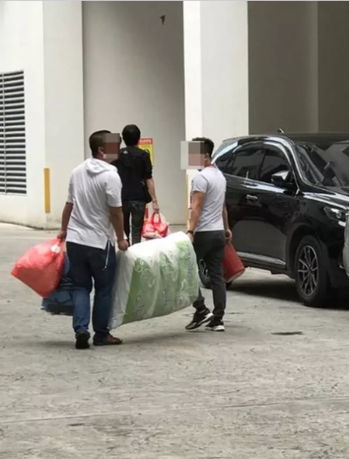  转移阵地的疑似诈骗集团成员。（星洲日报） 
