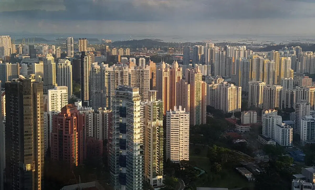  分析师：本地私宅供应的10年平均数为1万4300个，而未来三年的新供应显著低于这个数量。（新明日报） 