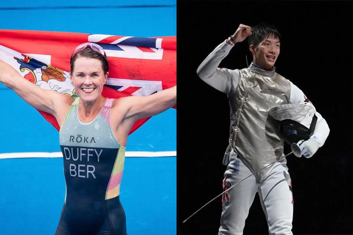  百慕达铁人三项女将芙罗拉（左）与香港特区花剑选手张家朗。（法新社） 