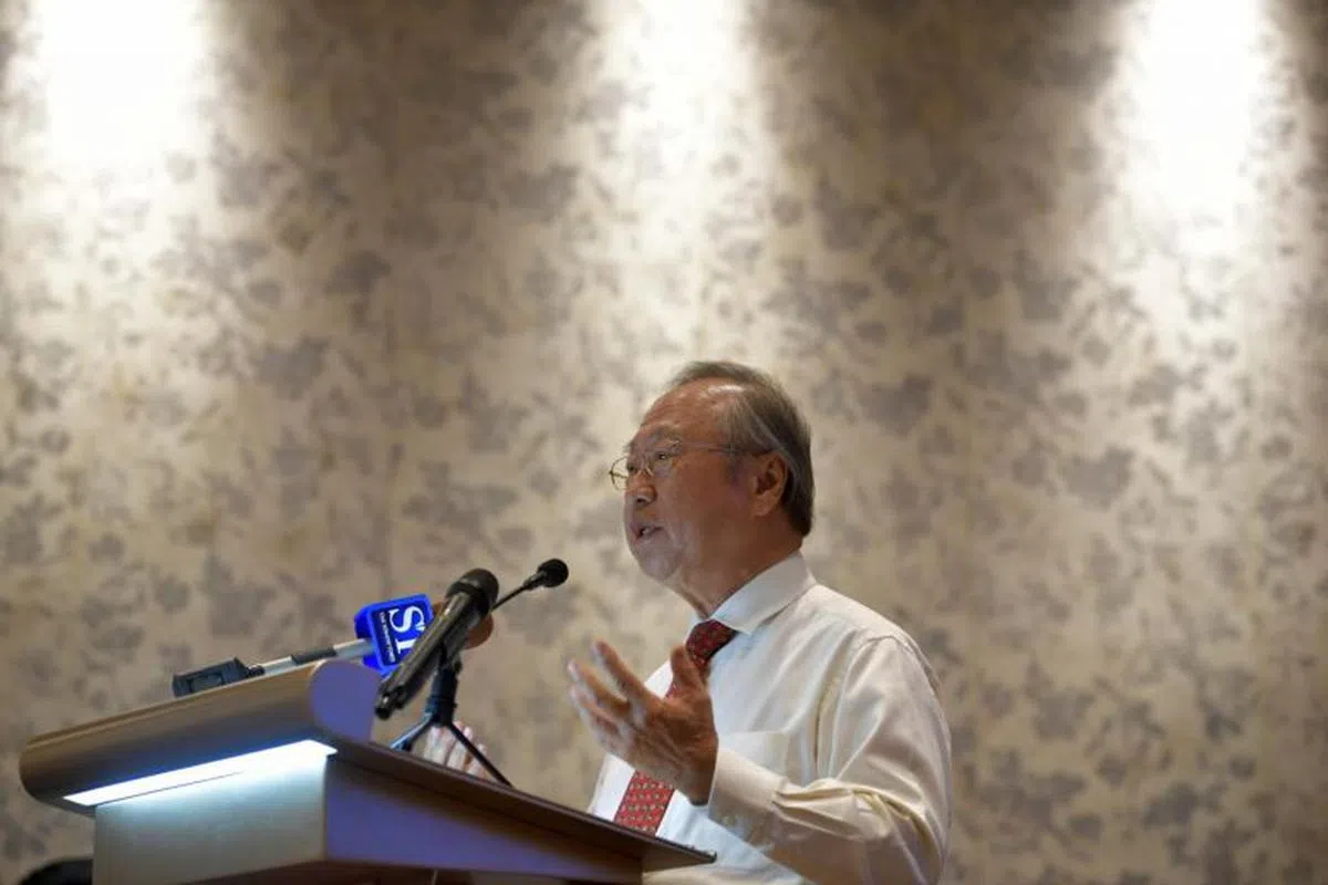  陈清木组织成立的新加坡前进党由于迟迟无法获得准证而导致成立大会被迫延后。（海峡时报） 