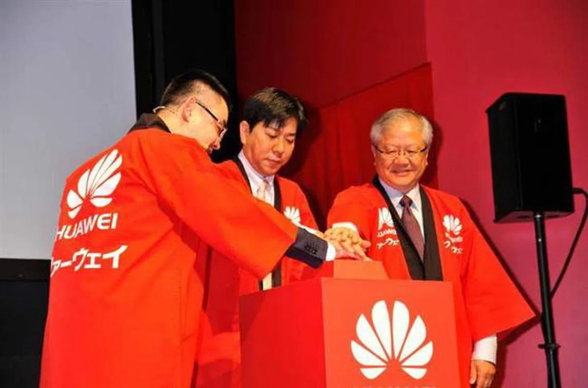  华为在日本很敢出手“爆买人才”，以月薪40万日元（4800新元）征聘刚踏出校门的工程系毕业生。（互联网） 