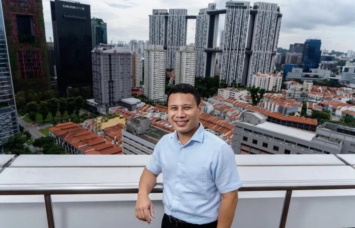  冠病疫情来袭间接推高建筑成本，但李智陞承诺，这些额外成本不会转嫁给预购组屋屋主。李智陞强调，当局为组屋定价时，并不是以建筑或收回土地的成本为依据，而是参考周围房价后，投入津贴，把售价降至人们可负担的范围。建筑成本的上升因此不会推高新组屋售价。（联合早报） 