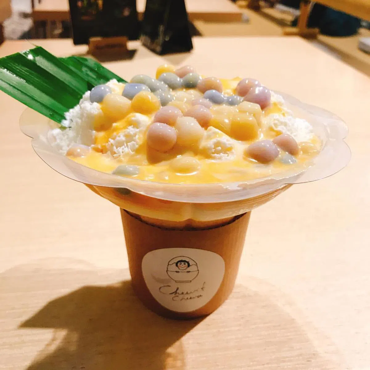  （Cheevit Cheeva面簿） 