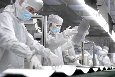 中国制造业大量缺工，但高失业率的年轻族群却对这类工作嗤之以鼻。（法新社）