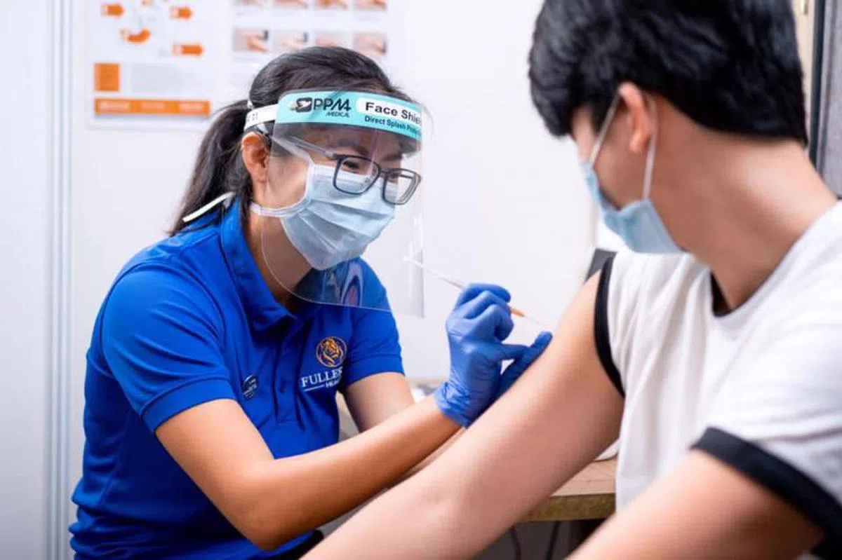  接种疫苗对预防感染及防止重症非常有效。（王乙康面簿） 