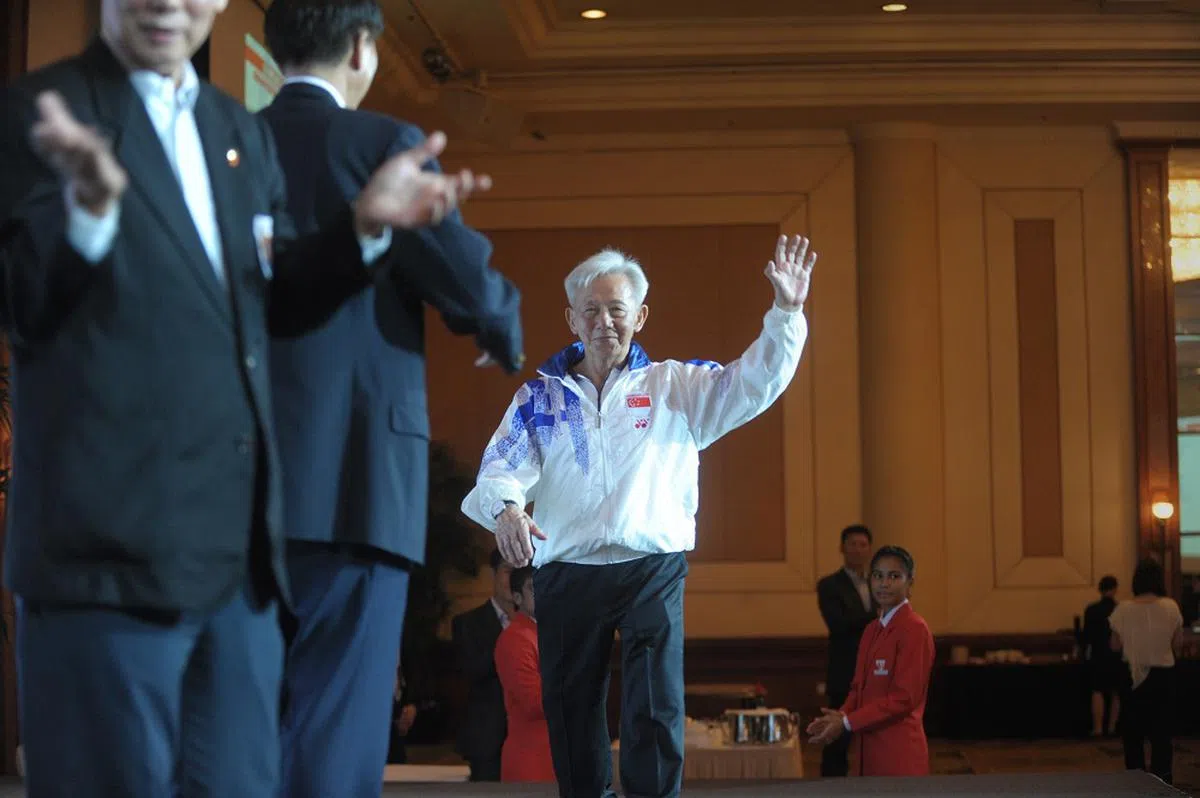 再见了，举重英雄。（海峡时报）