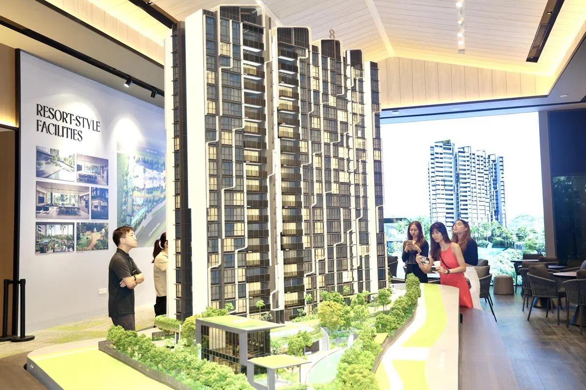 新公寓项目推出时，往往以亮眼外观及完备的基础设施吸引买家，但这些优点随着公寓“年事已高”，往往需要耗费更多的成本维系。（联合早报）