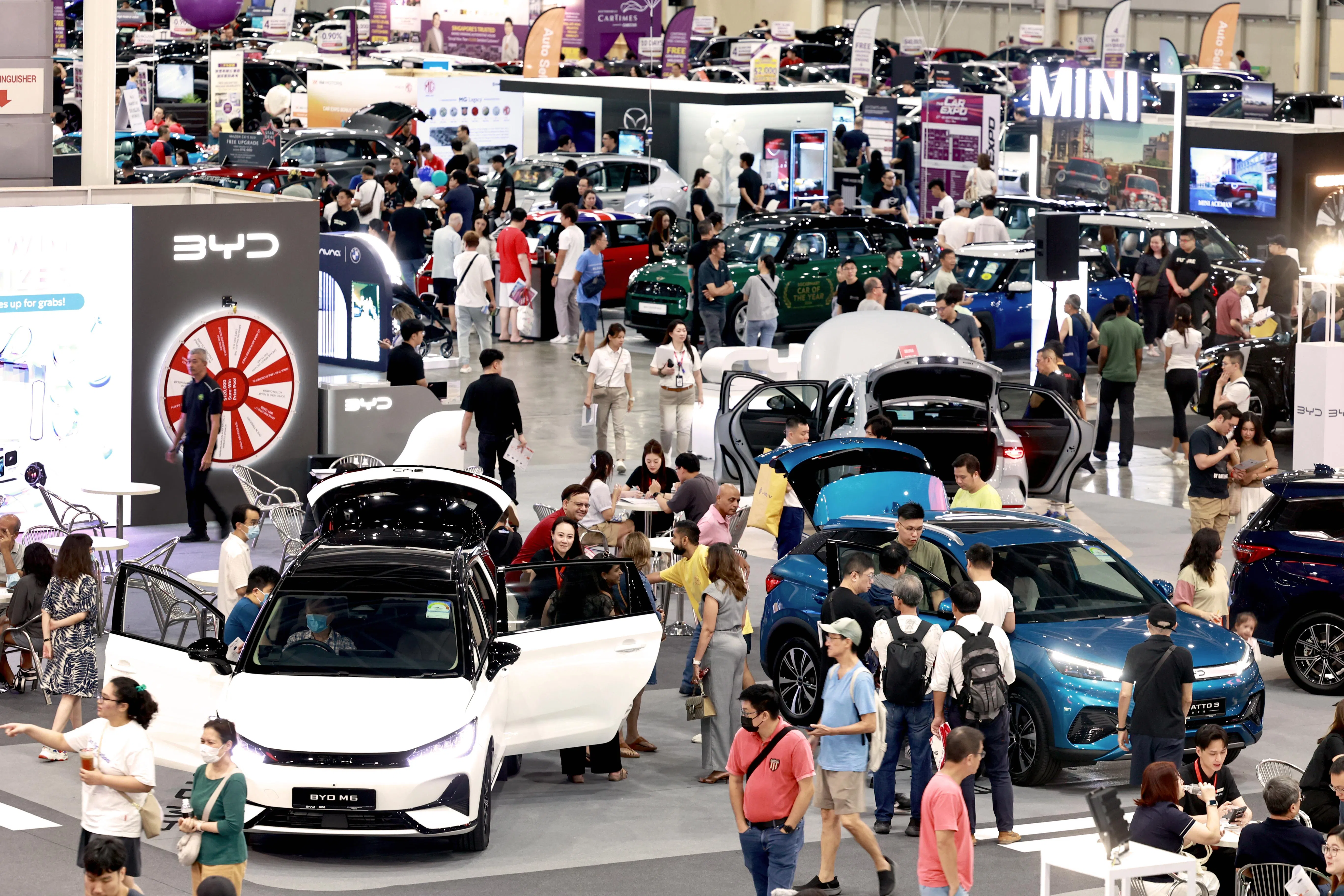 尽管新加坡公交发达，拥车也不再是成功象征，但仍有许多新加坡人怀着拥车梦。