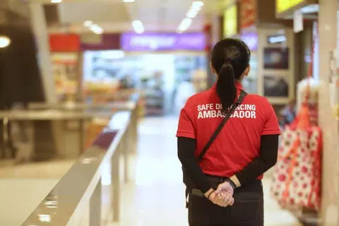 安全距离大使。（海峡时报）