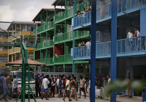 成为最大客工感染群的榜鹅S11外籍客工宿舍。（海峡时报）