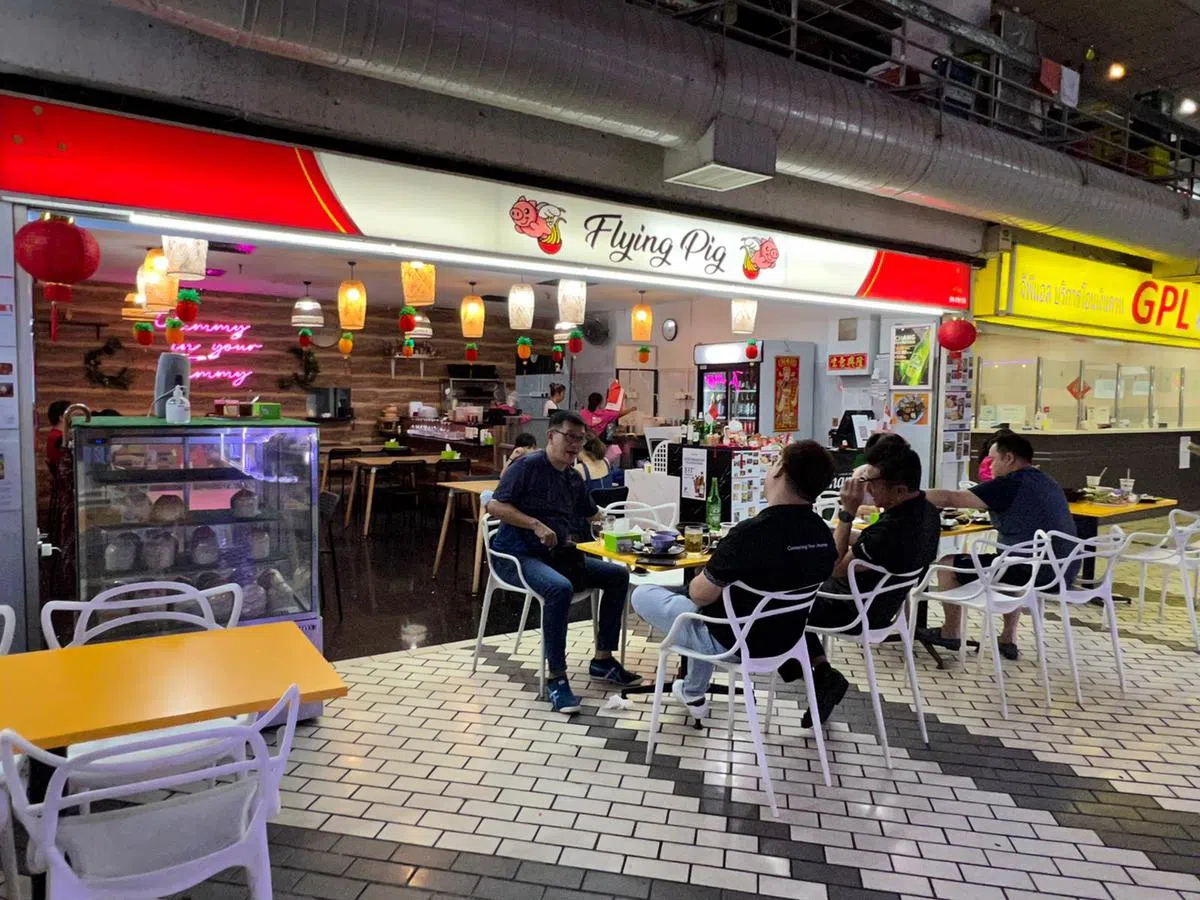 几个月前蛮火的Flying Pig以蟹肉滑蛋饭吸引不少食客来排队。（叶孝忠摄）