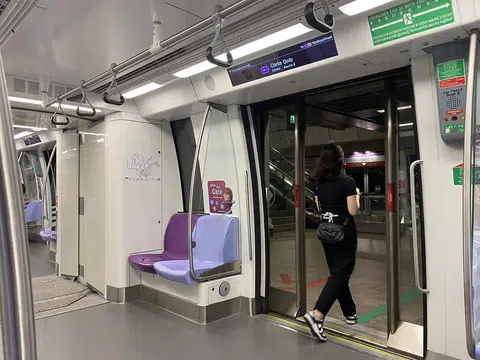 新加坡地铁内设置的博爱座位都标记了Priority Use。（红蚂蚁摄）