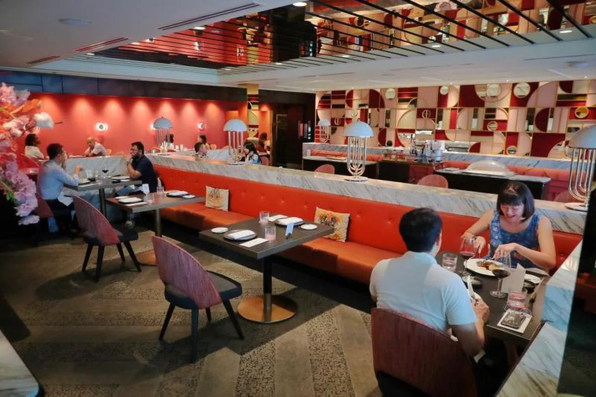 位于新加坡国家美术馆的意大利餐馆Gemma午餐时段的人流稀少。（海峡时报）