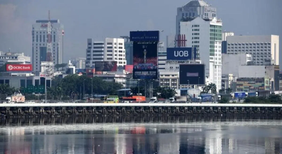  被本地企业裁退的越堤族短期内未必能在马国当地找到下一份工作。（法新社） 
