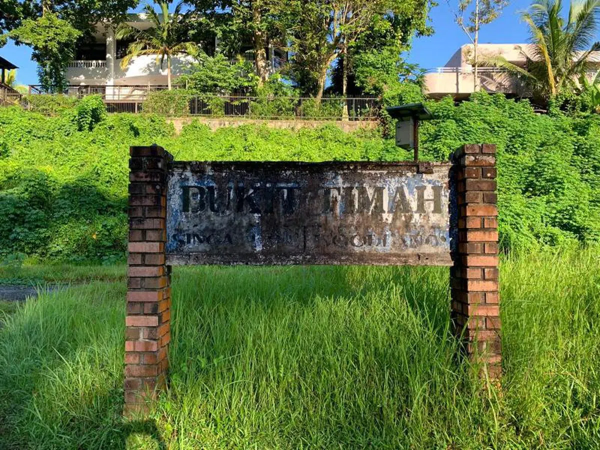 被岁月冲刷，文字早已模糊，但记忆中依然清晰。（叶孝忠摄） 