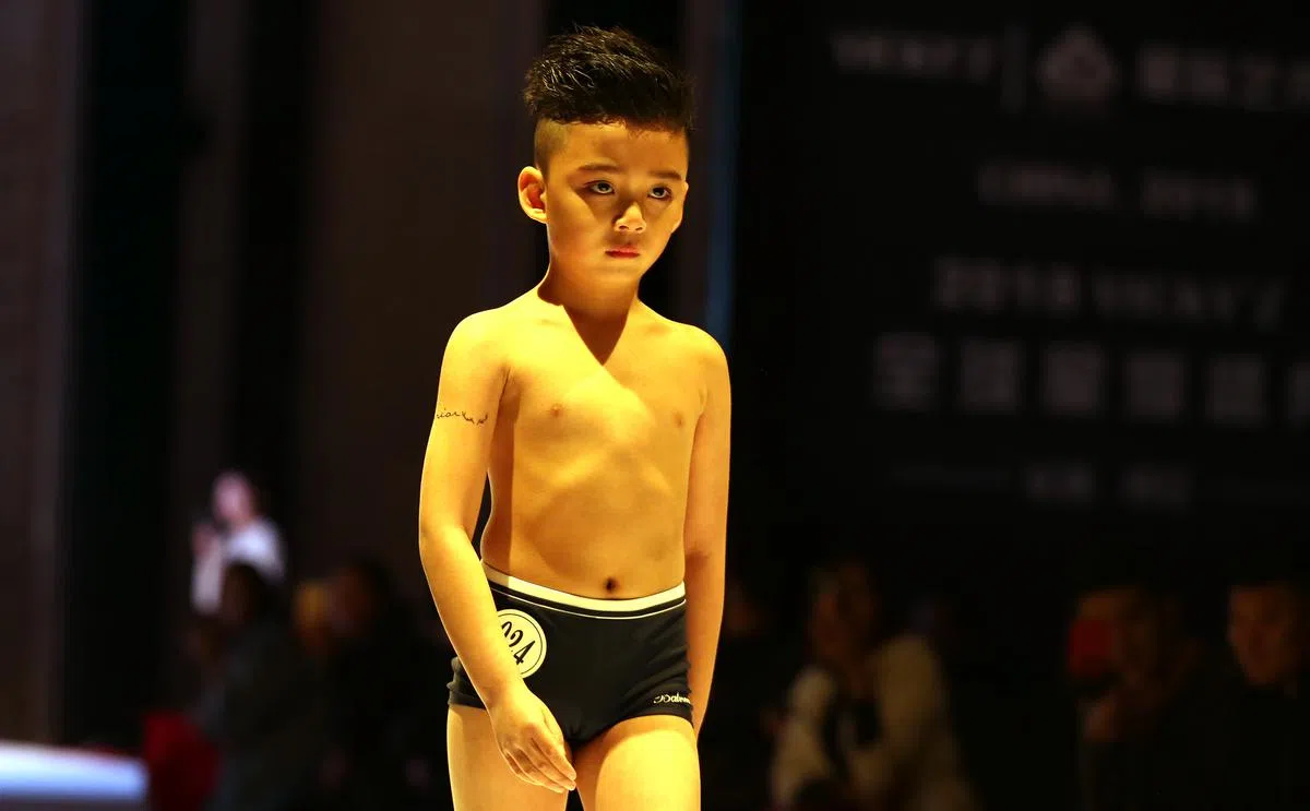  吉林省长春市净月喜来登酒店内举行的童星超模大赛。（互联网） 