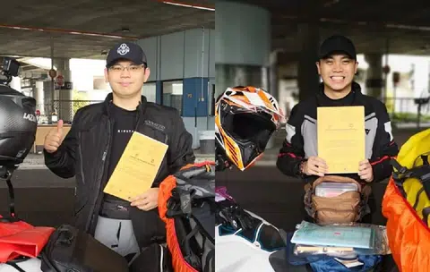 周培发（左）和Daniel Tan（右）踏上前往苏格兰圣阿布斯的摩托车之旅。（2 Man 2 Bike: From Ang Mo Kio To St Abbs面簿）