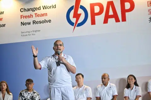 赛义德哈伦（发言者）大选前辞去官委议员职务，旋即加入行动党投入竞选，一度掀起舆论。