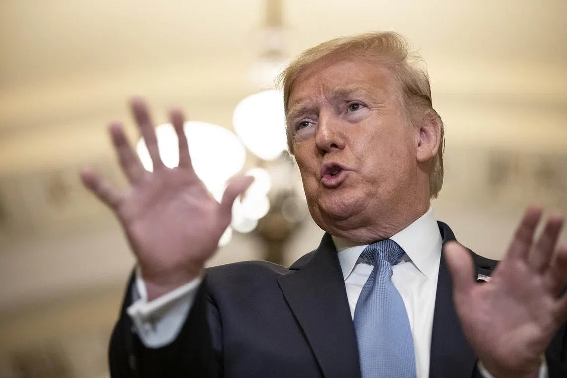 特朗普向来不崇尚科学。从前质疑气候变暖的说法，现在则质疑疫情爆发的可能，咬定是民主党炮制的虚假预测。（法新社）