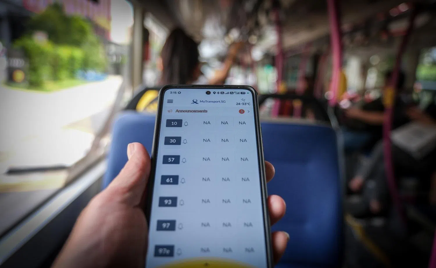 系统抢修期间，乘客无法从手机应用及巴士站的信息显示屏获取巴士预计到站时间。