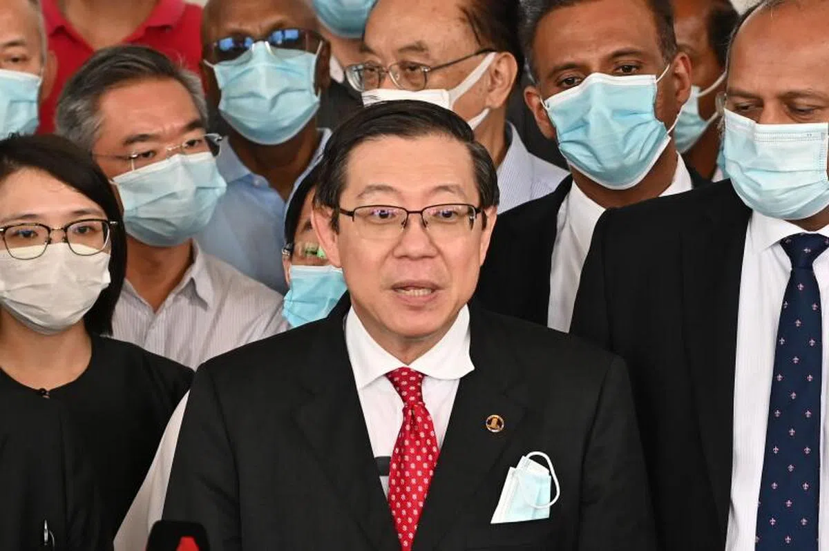  林冠英获保释后与媒体谈话。（法新社） 