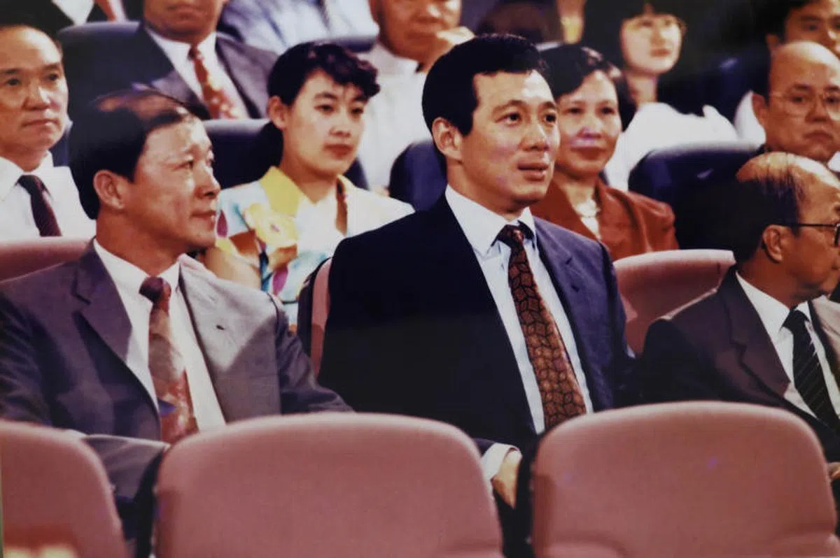  当年作为大决赛颁奖嘉宾的李显龙副总理。（联合早报） 