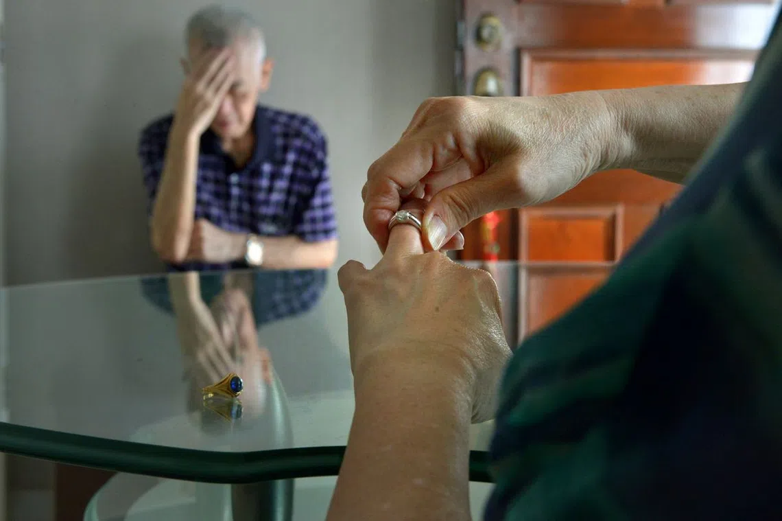 多年的束缚终得以卸下。（海峡时报示意图）