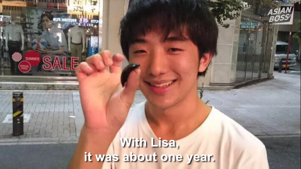  筱原和女友生前的甜蜜合照，看得出来小两口相亲相爱。（ASIAN BOSS影片截屏） 