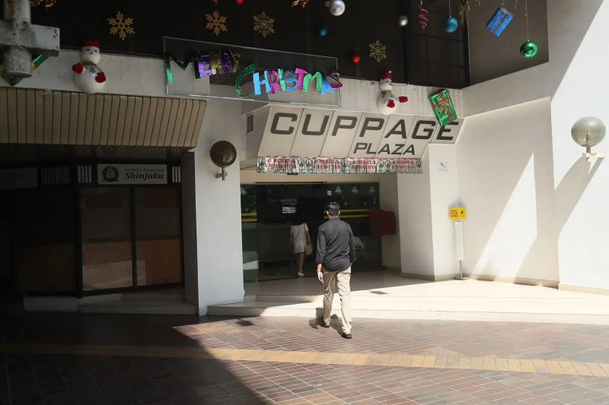 当局回复业者询问时透露，豪杰大厦附近的卡佩芝大厦不能经营夜间场所。（联合晚报）