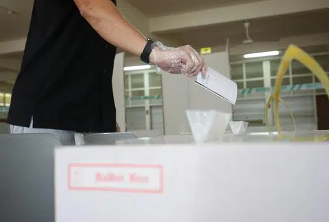 新加坡国会最晚必须在2025年11月解散举行大选。（联合早报）