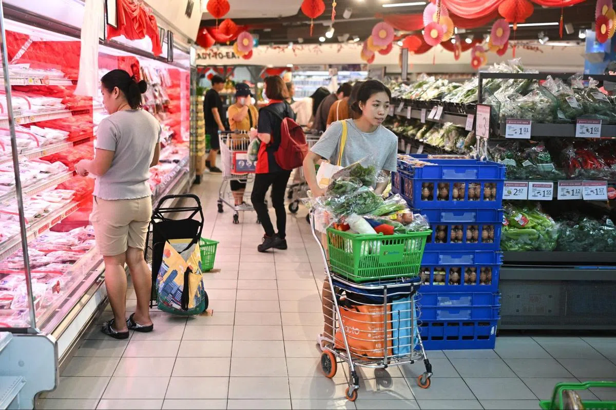 无人值守店无法像超市一样，售卖新鲜食品。（海峡时报）