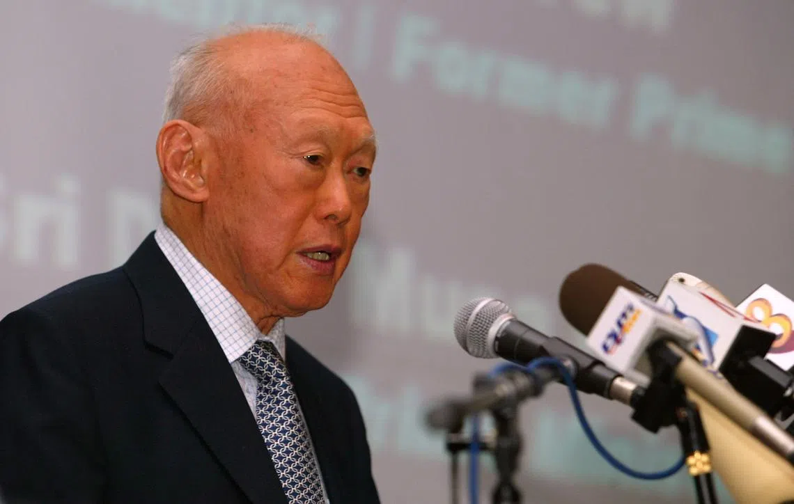 2005年4月28日，建国总理李光耀在吉隆坡智囊机构亚洲战略与领导研究会主办的“世界道德与廉正论坛“上发表演讲。（联合早报）