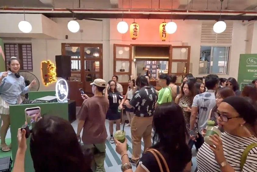 比起喝酒，喝咖啡或茶，除了有益身心，也有益钱包。