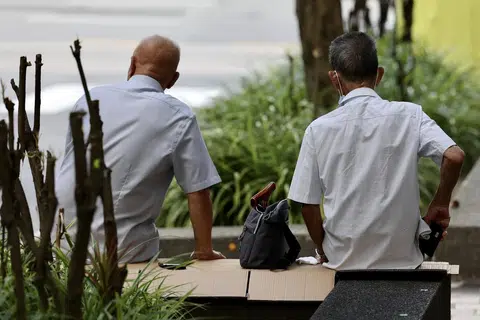 随着国人预期寿命越来越长，也意味着退休后的人生更长。（联合早报）