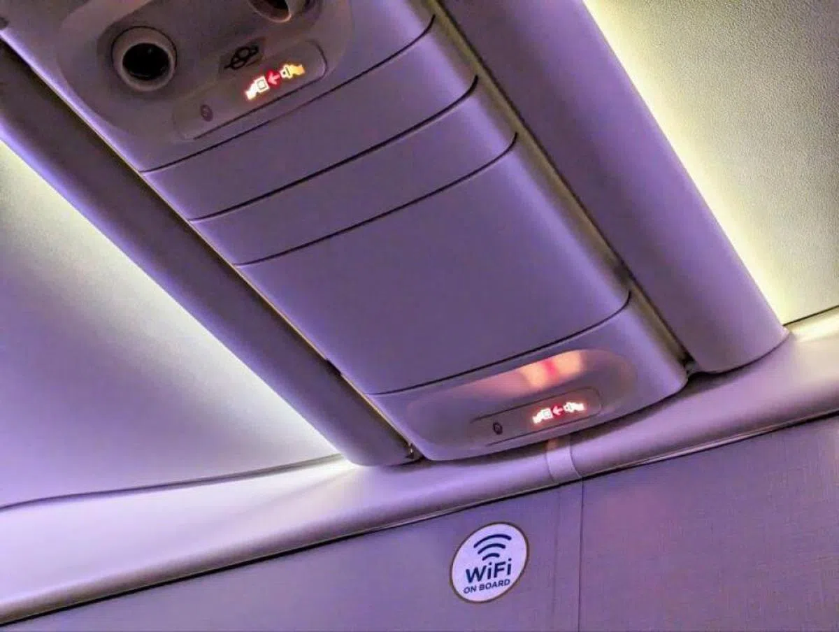 系好安全带标志亮起。（MileLion）