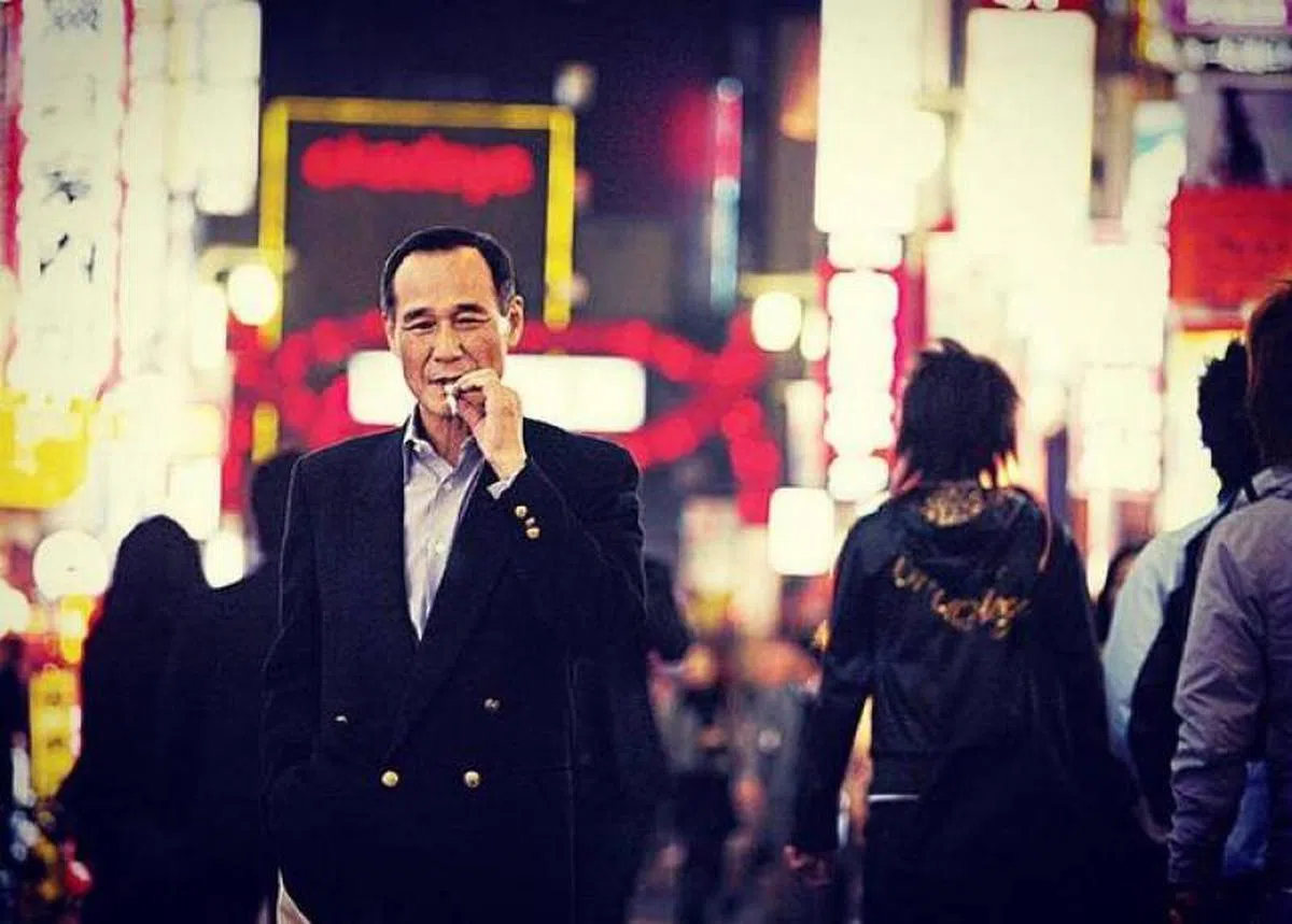  香港演员陈惠敏曾经公开谈到香港帮会（黑社会），原来他已经加入香港14K长达50年之久，在帮会属于元老级人物，同时也是香港洪门公认的双花红棍，是帮会中最有实权的职位。（新浪网） 