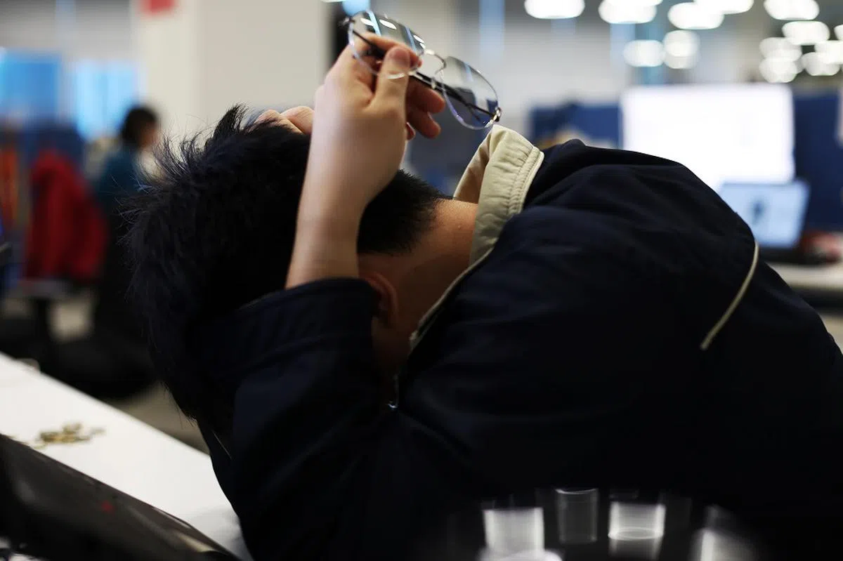 薪酬越高，工作越繁重。（联合早报）