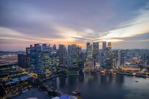 新加坡市中心的黄昏景致。（联合早报）