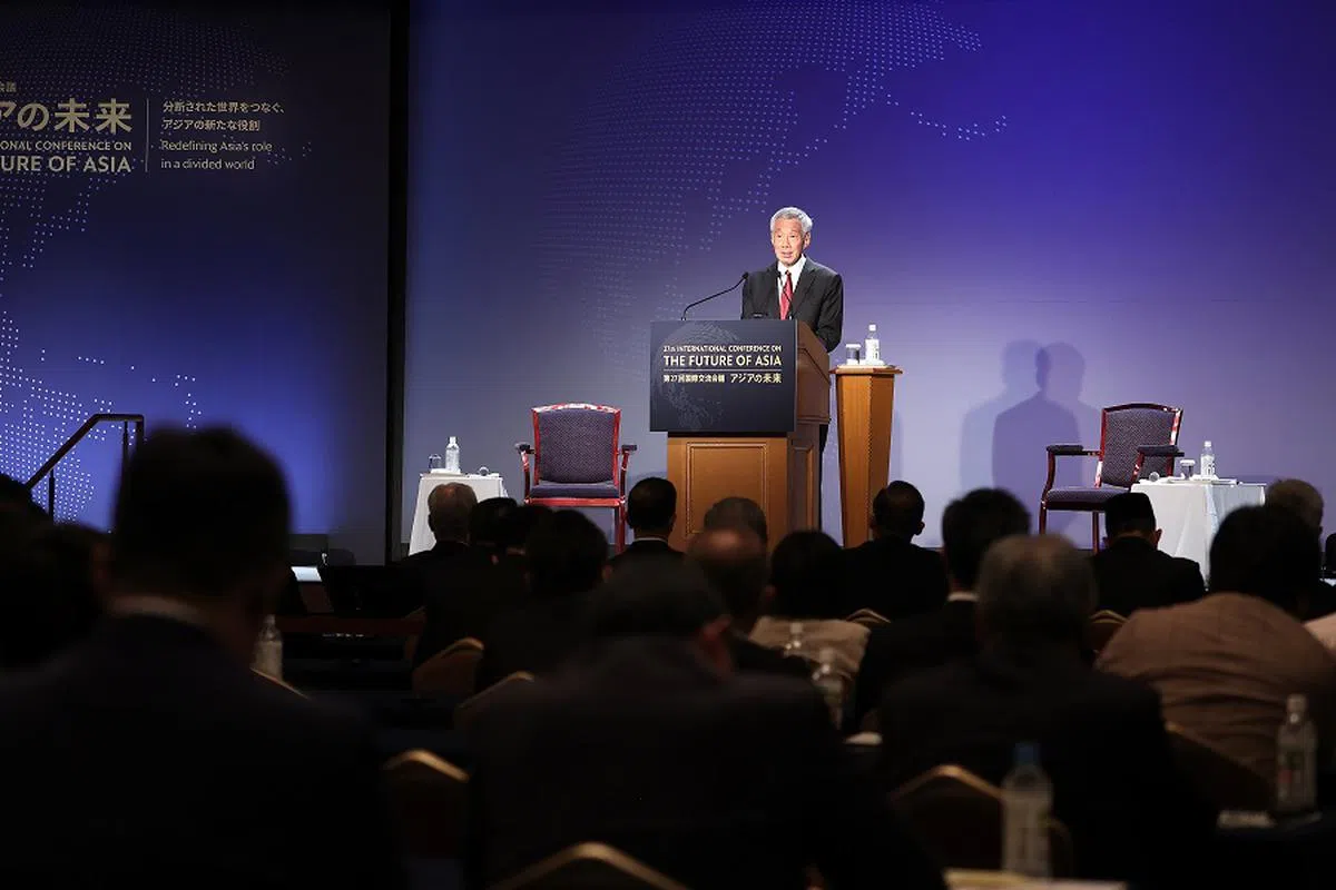 李显龙总理在日经报社举办的国际论坛上演讲。（通讯及新闻部提供）