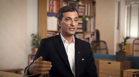 阿尼尔在上诉结果公布前接受“情义之家”的访问。（视频截图）