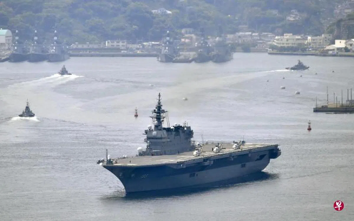  日本直升机护卫舰出云号以横须贺军港为基地，图为它今年5月从军港起航。（路透社） 