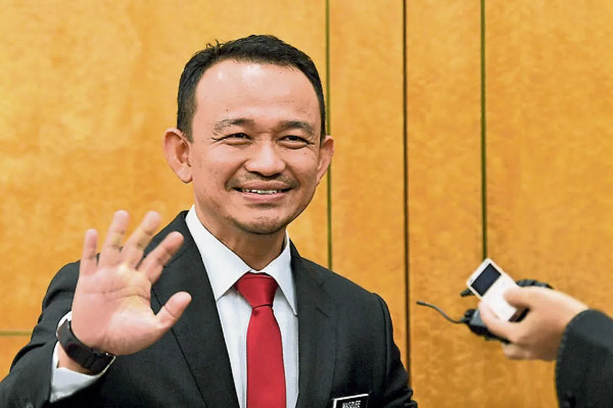  马国教育部长马智礼经常登上新闻版面，但都以负面影响收场居多。（中国报） 