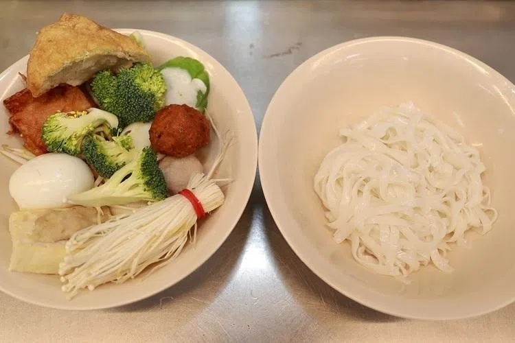 大巴窑一家经营多年的酿豆腐摊，也因“收费过高”遭投诉。