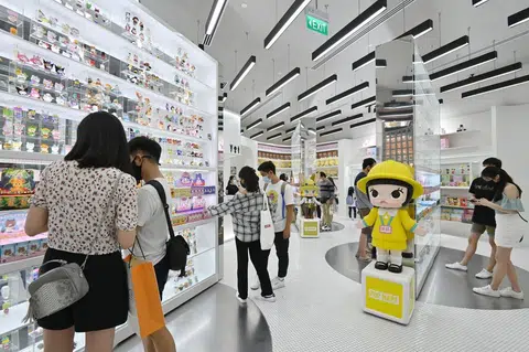 福南商场的泡泡玛特专卖店。（联合早报） 