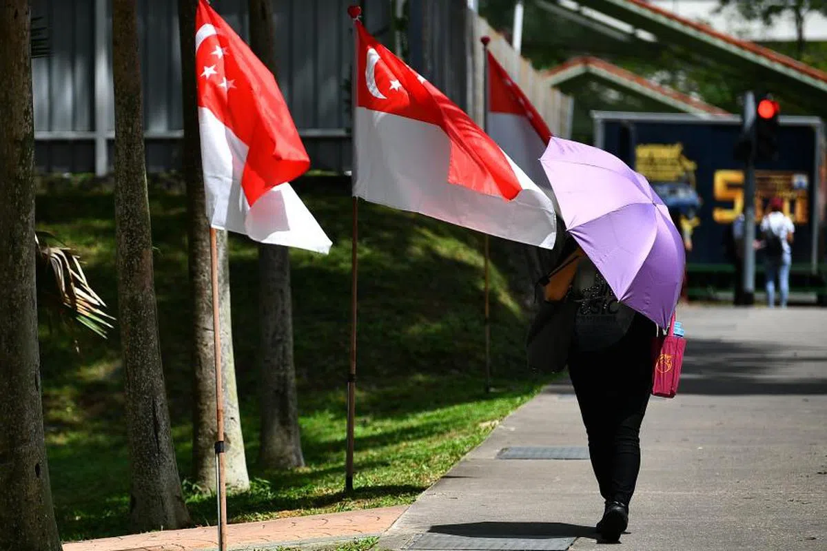 混凝土建成的建筑，以及地面的柏油路，都有可能导致所在区域的温度高于其他城市化较低的地区。（海峡时报）