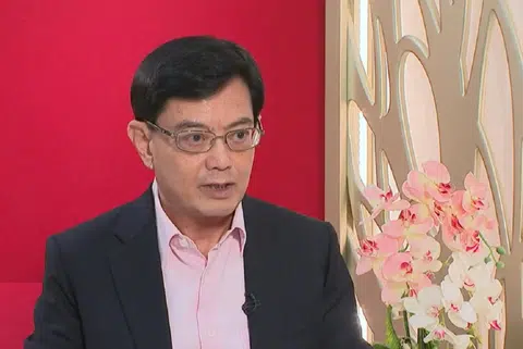 王瑞杰5月27日接受《亚洲新闻台》专访时暗示：大选越早举行越好。（亚洲新闻台视频截图）