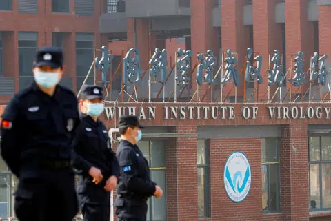 《华尔街日报》日前揭露的一份情报报告，使武汉病毒研究所泄漏病毒的假说再度浮上台面。（路透社）
