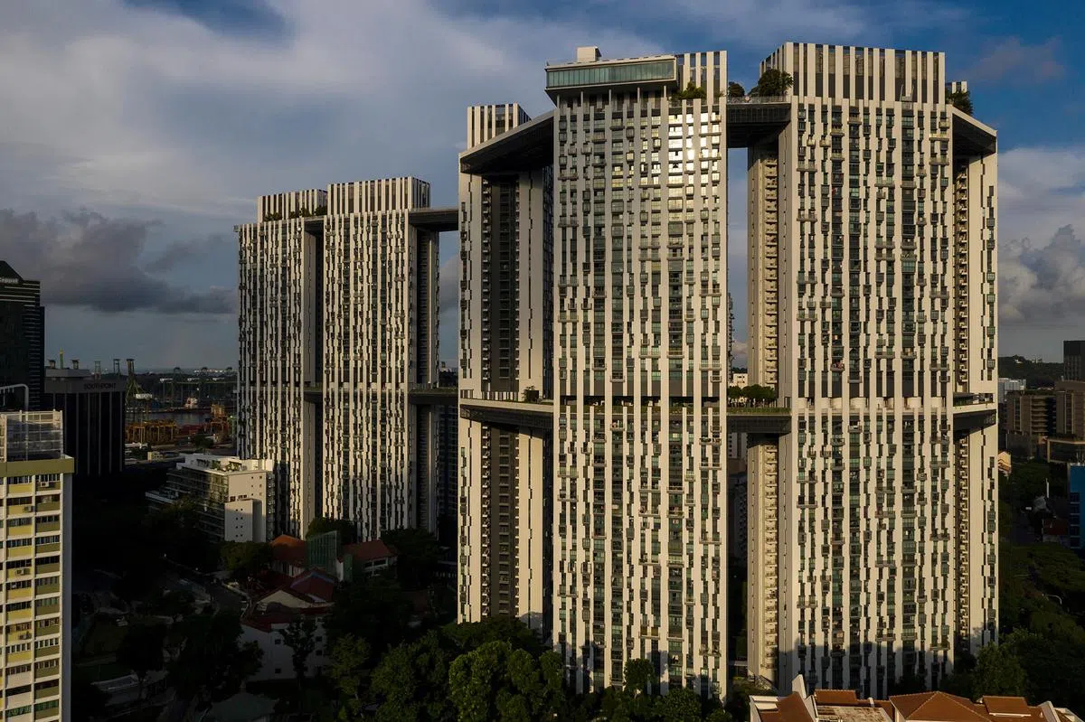  达士岭摩天组屋在夕阳的余晖中显得更加的美轮美奂。（Darren Soh） 