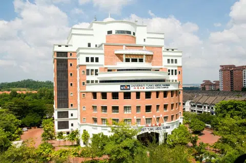 马来西亚的拉曼大学学院是由马华主导成立，向来被贴上马华标签。（互联网）